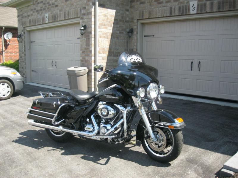 2012 POLICE EDITION HARLEY DAVIDSON ELECTRA GLIDE 4000miles